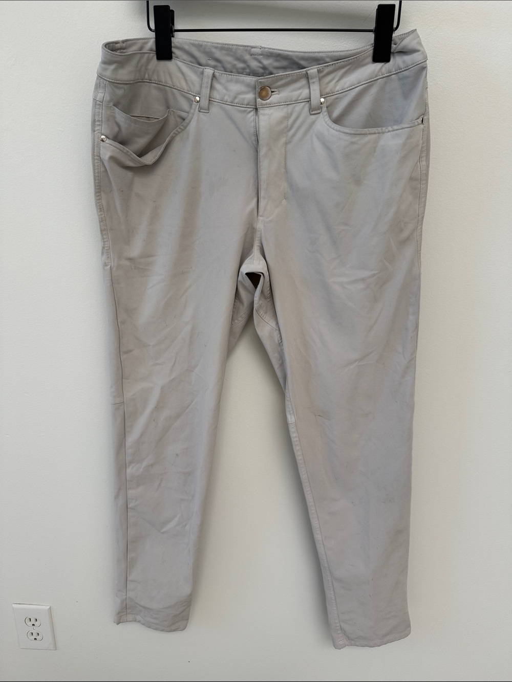 Classic Lululemon Men's Light Khaki Pants